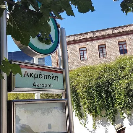 På 60 M² I Acropolis - Koukaki, Med 2 Sovrum Och 1 Badrum * Aten
