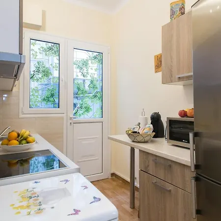 Lägenhet På 60 M² I Acropolis - Koukaki, Med 2 Sovrum Och 1 Badrum *