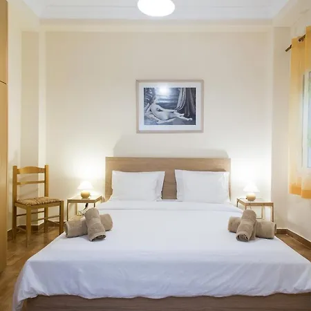 På 60 M² I Acropolis - Koukaki, Med 2 Sovrum Och 1 Badrum Lägenhet *