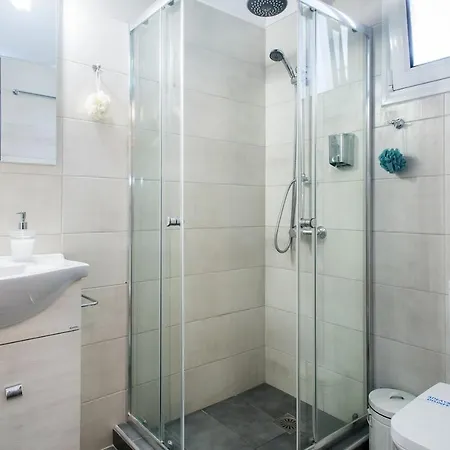 På 60 M² I Acropolis - Koukaki, Med 2 Sovrum Och 1 Badrum Aten